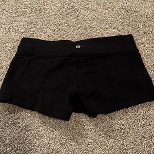 Lululemon booty shorts size 4 XS